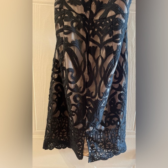 Lulu's Black Lace Dress. Medium - Picture 6 of 6